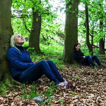 Hvad er stillevandring med guidet nærvær?